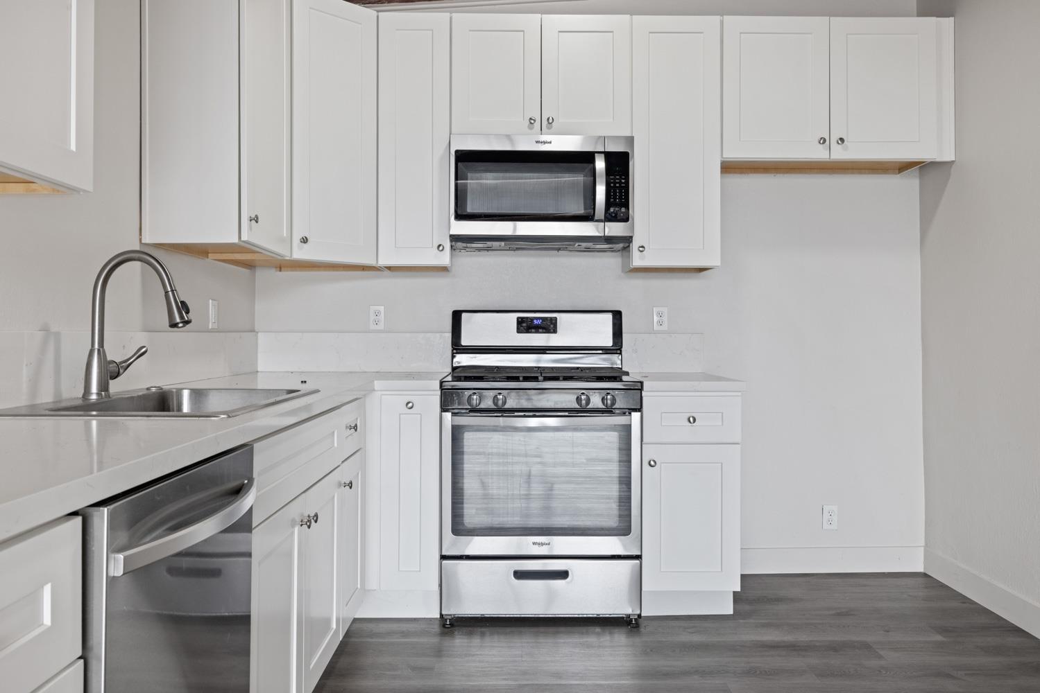 2023 Ellis St, Modesto, CA 95354