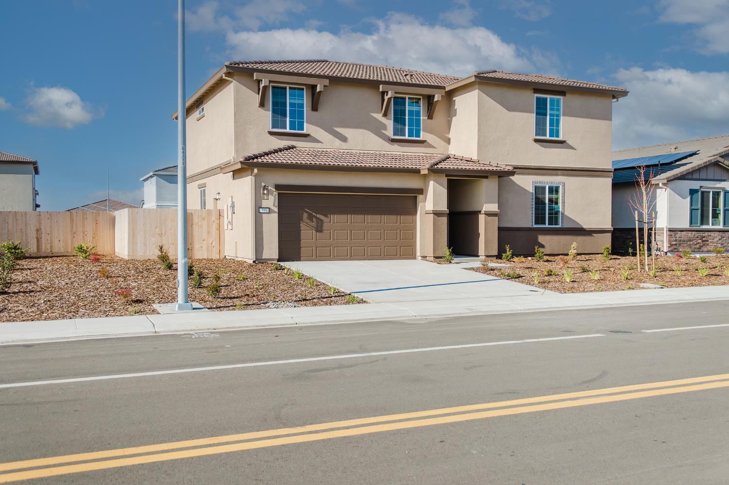 319 Spumante Ln, Manteca, CA 95337