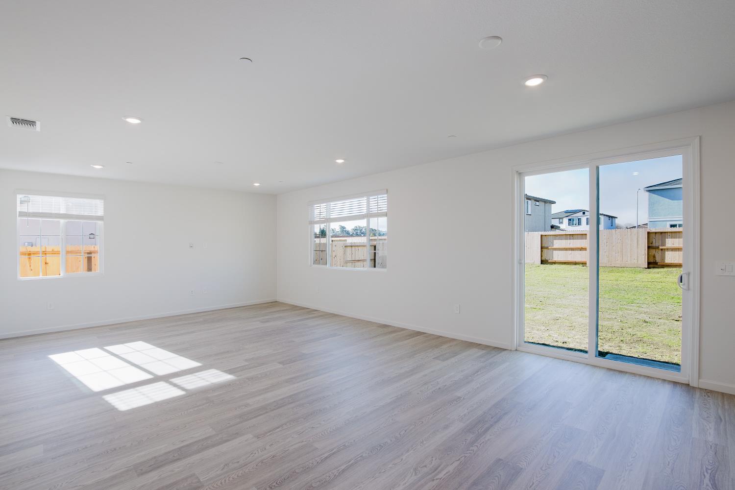 319 Spumante Ln, Manteca, CA 95337