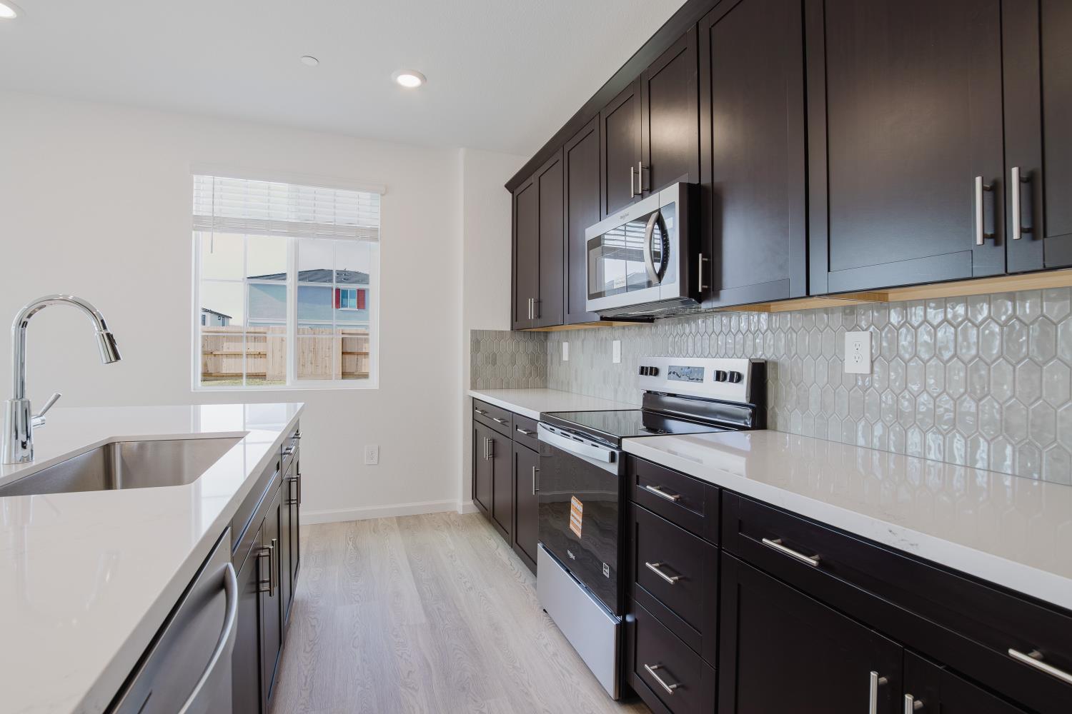 319 Spumante Ln, Manteca, CA 95337