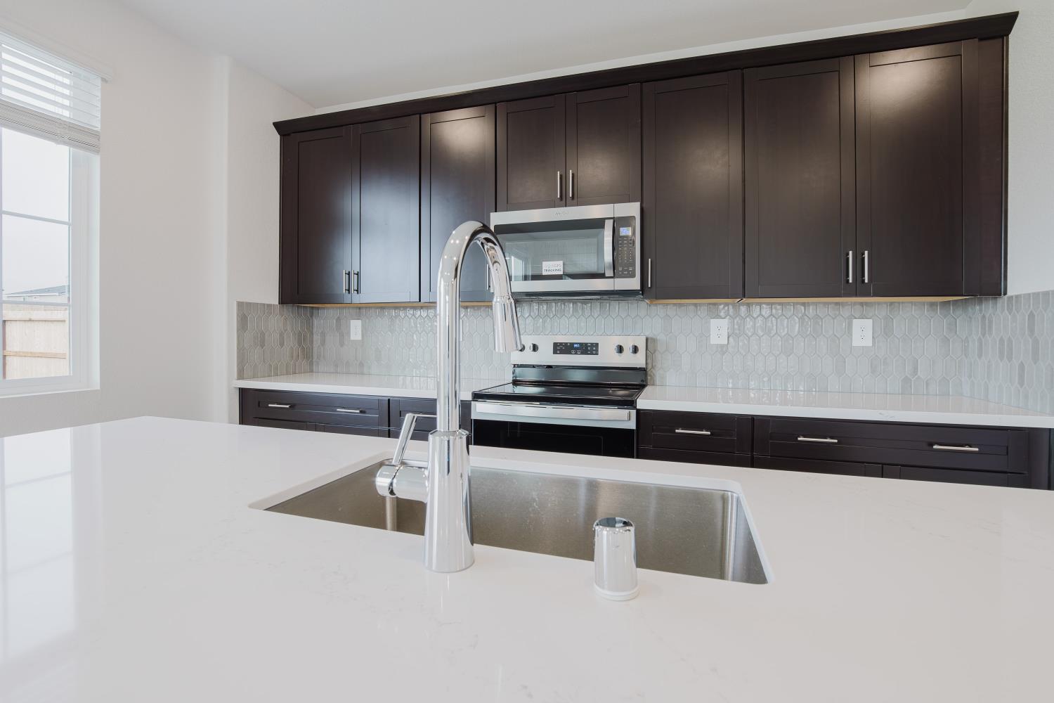 319 Spumante Ln, Manteca, CA 95337