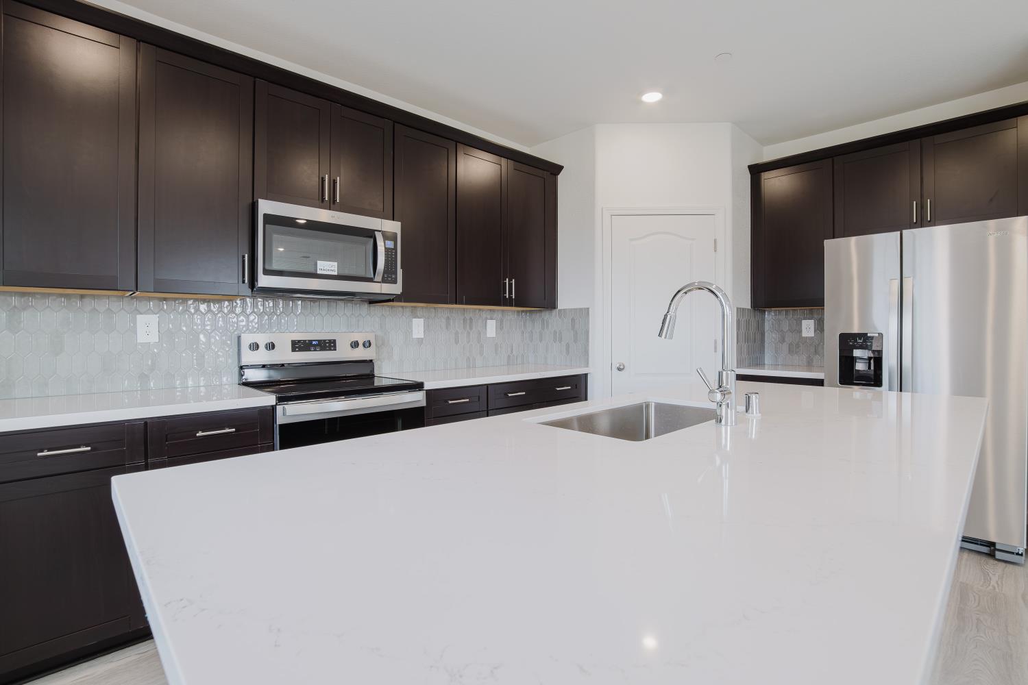 319 Spumante Ln, Manteca, CA 95337