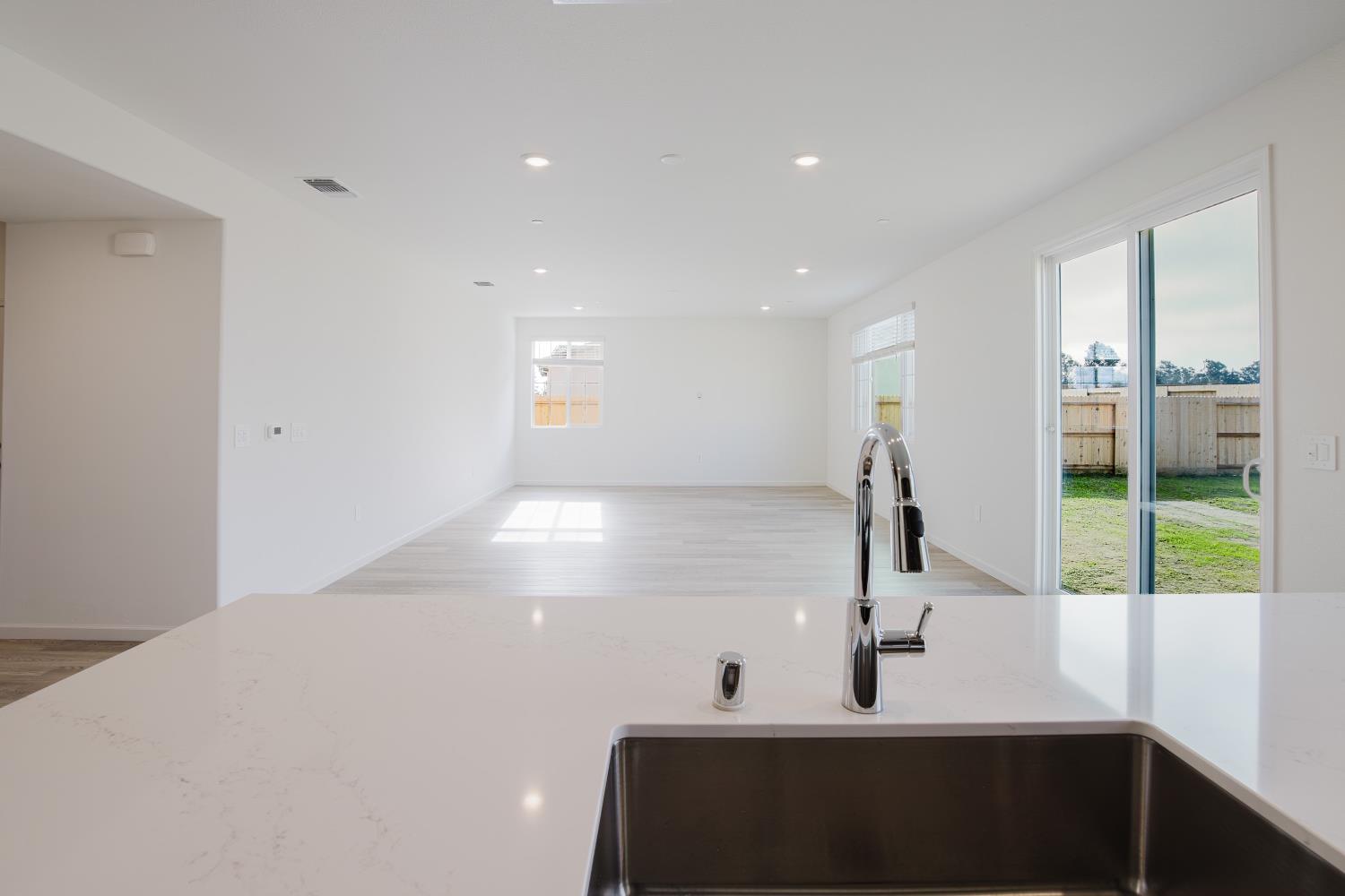 319 Spumante Ln, Manteca, CA 95337