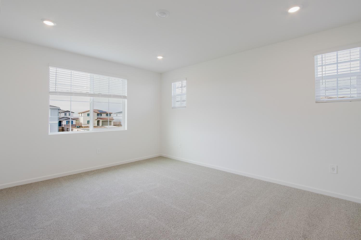 319 Spumante Ln, Manteca, CA 95337