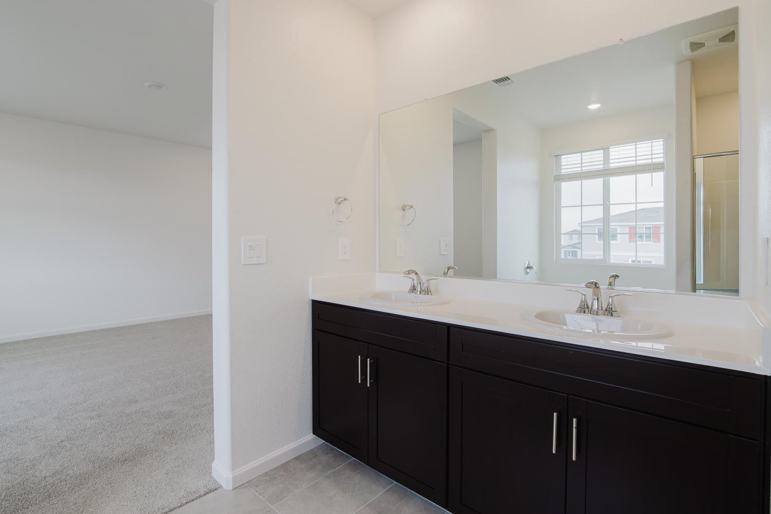 319 Spumante Ln, Manteca, CA 95337