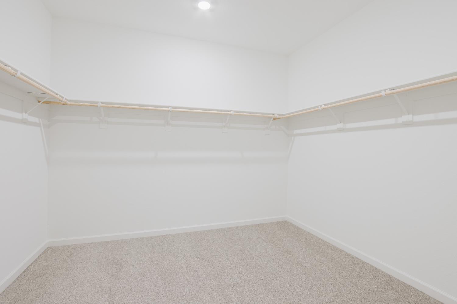 319 Spumante Ln, Manteca, CA 95337