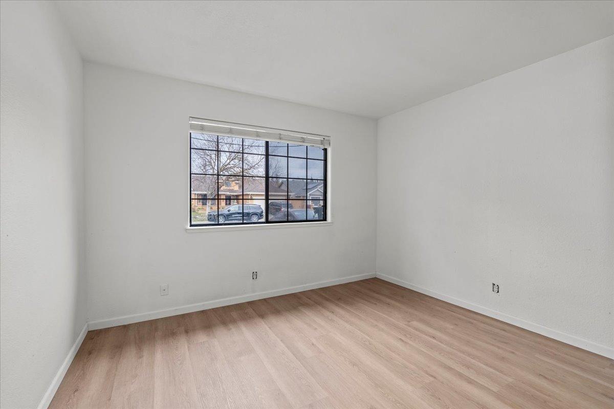 938 Snowgoose Ln, Manteca, CA 95337