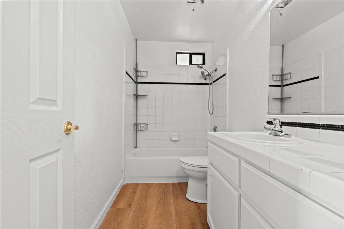 938 Snowgoose Ln, Manteca, CA 95337