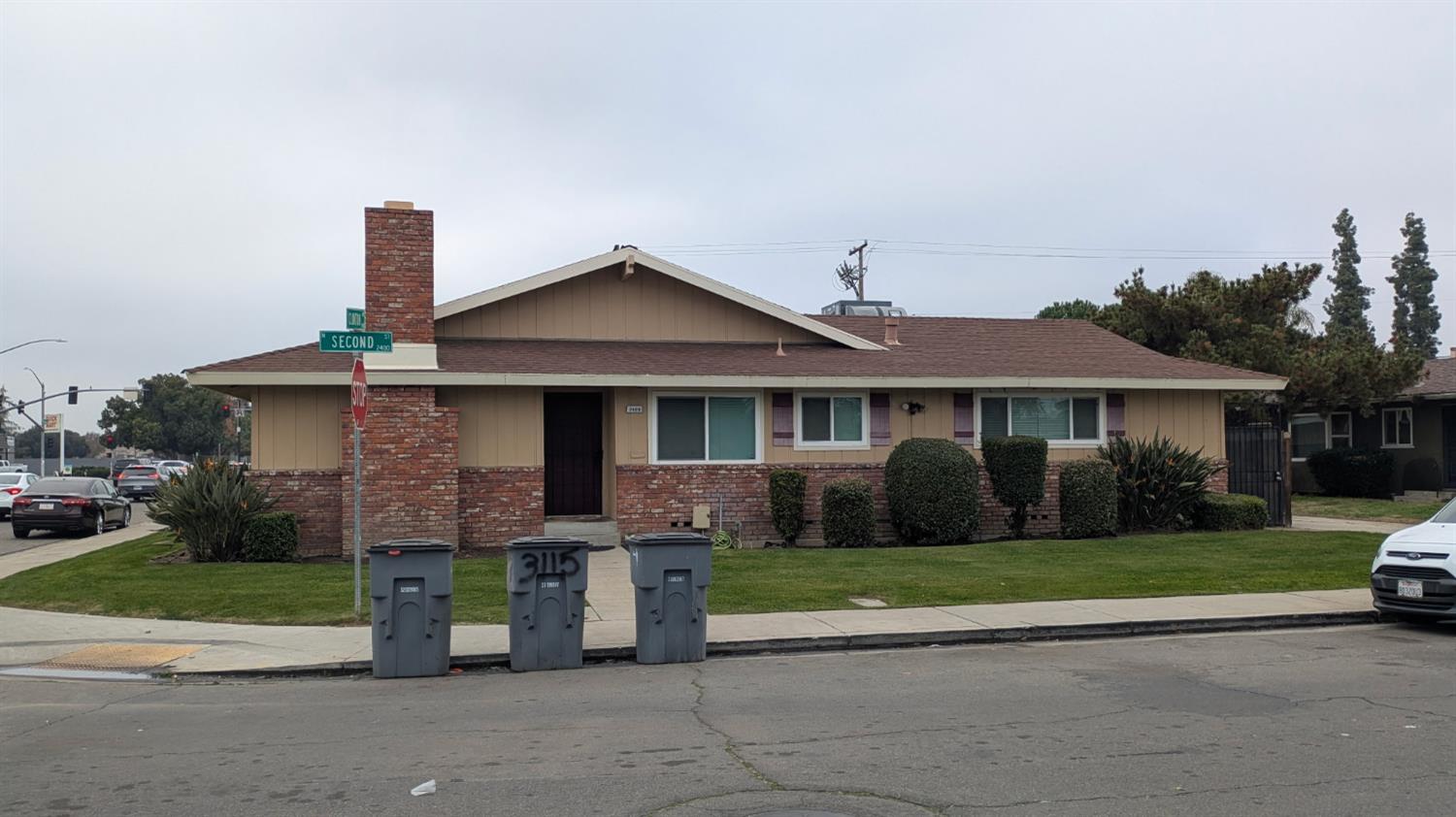 3115 E Clinton Ave, Fresno, CA 93703