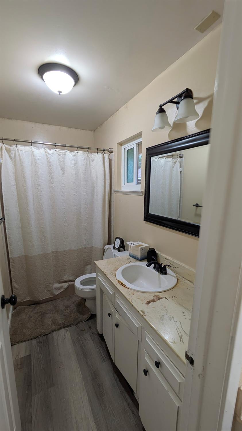 3115 E Clinton Ave, Fresno, CA 93703