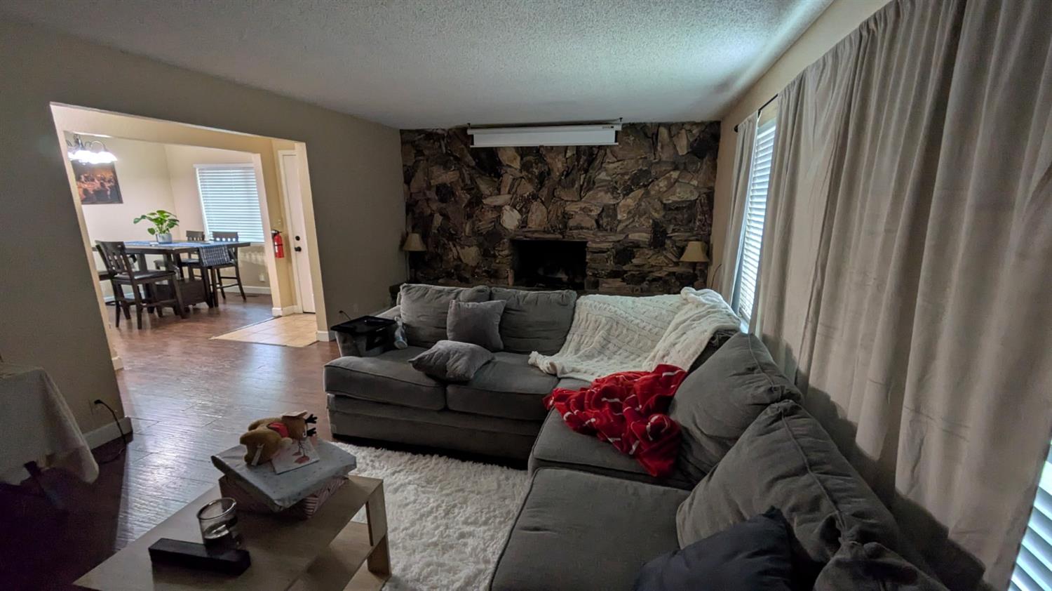 3115 E Clinton Ave, Fresno, CA 93703