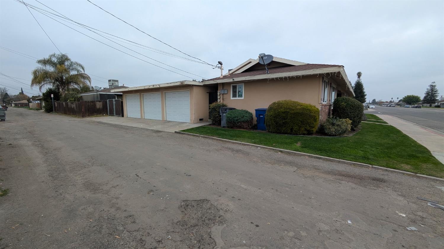 3115 E Clinton Ave, Fresno, CA 93703