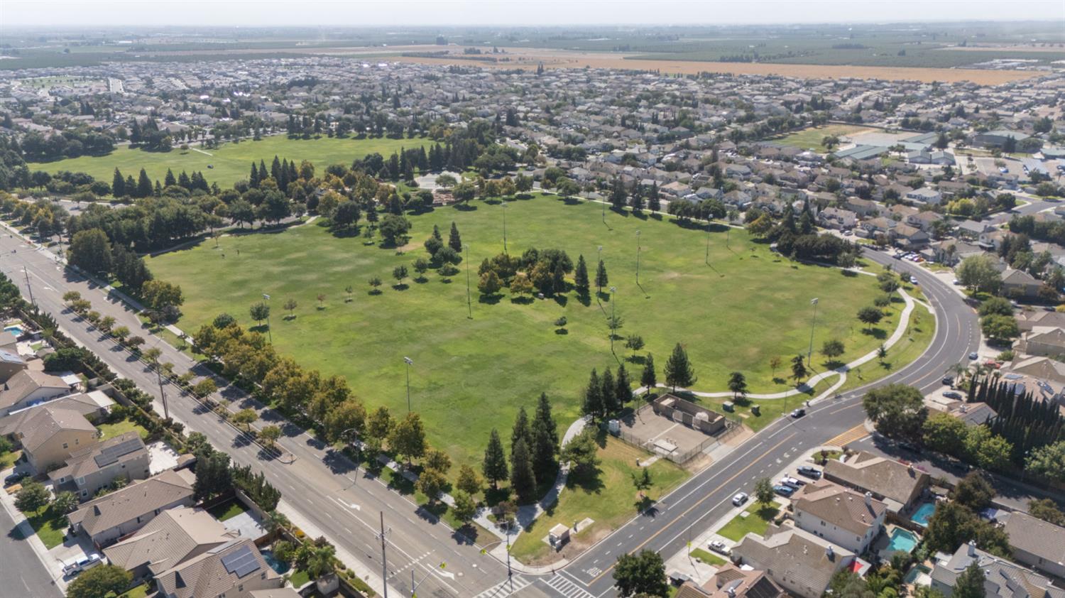 864 Heartland Dr, Manteca, CA 95337