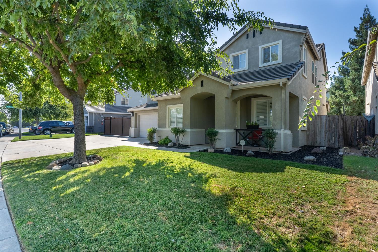 864 Heartland Dr, Manteca, CA 95337