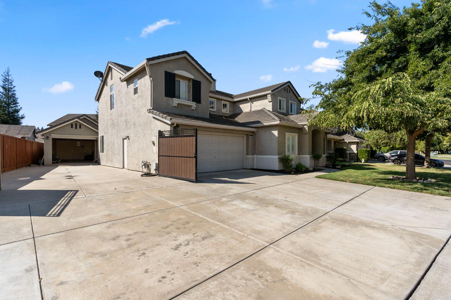 864 Heartland Dr, Manteca, CA 95337