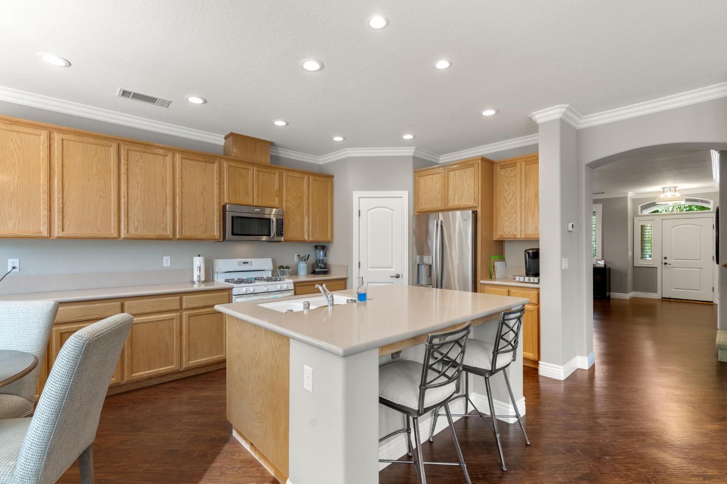 864 Heartland Dr, Manteca, CA 95337