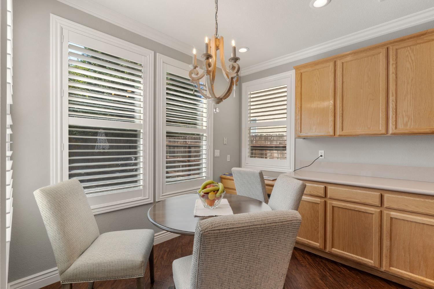 864 Heartland Dr, Manteca, CA 95337