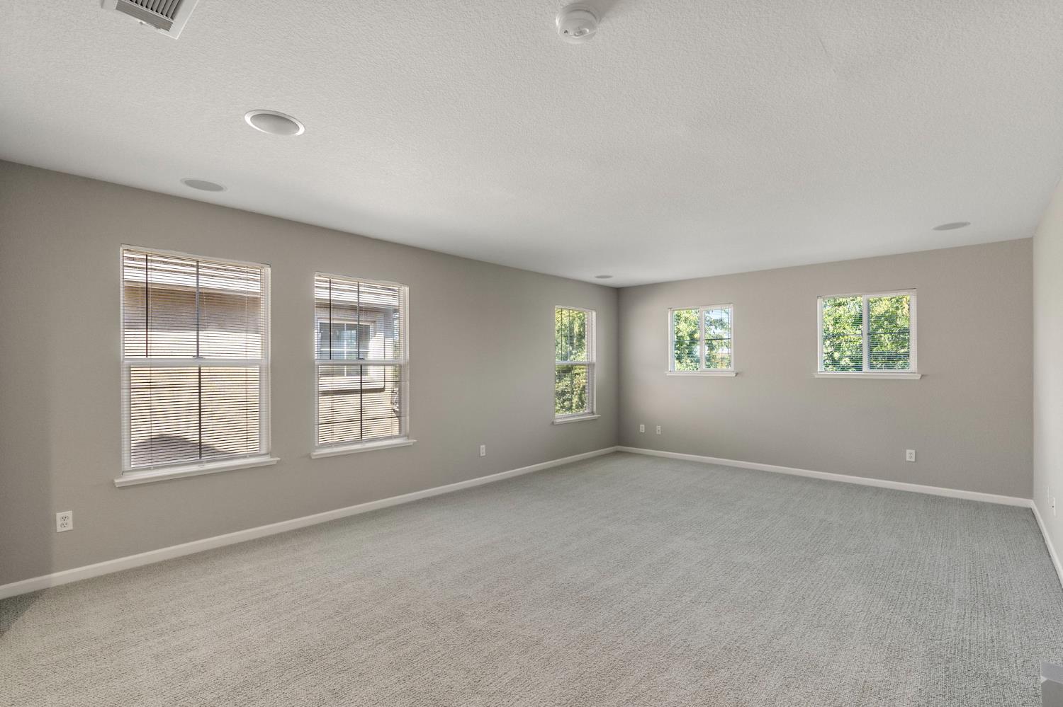 864 Heartland Dr, Manteca, CA 95337