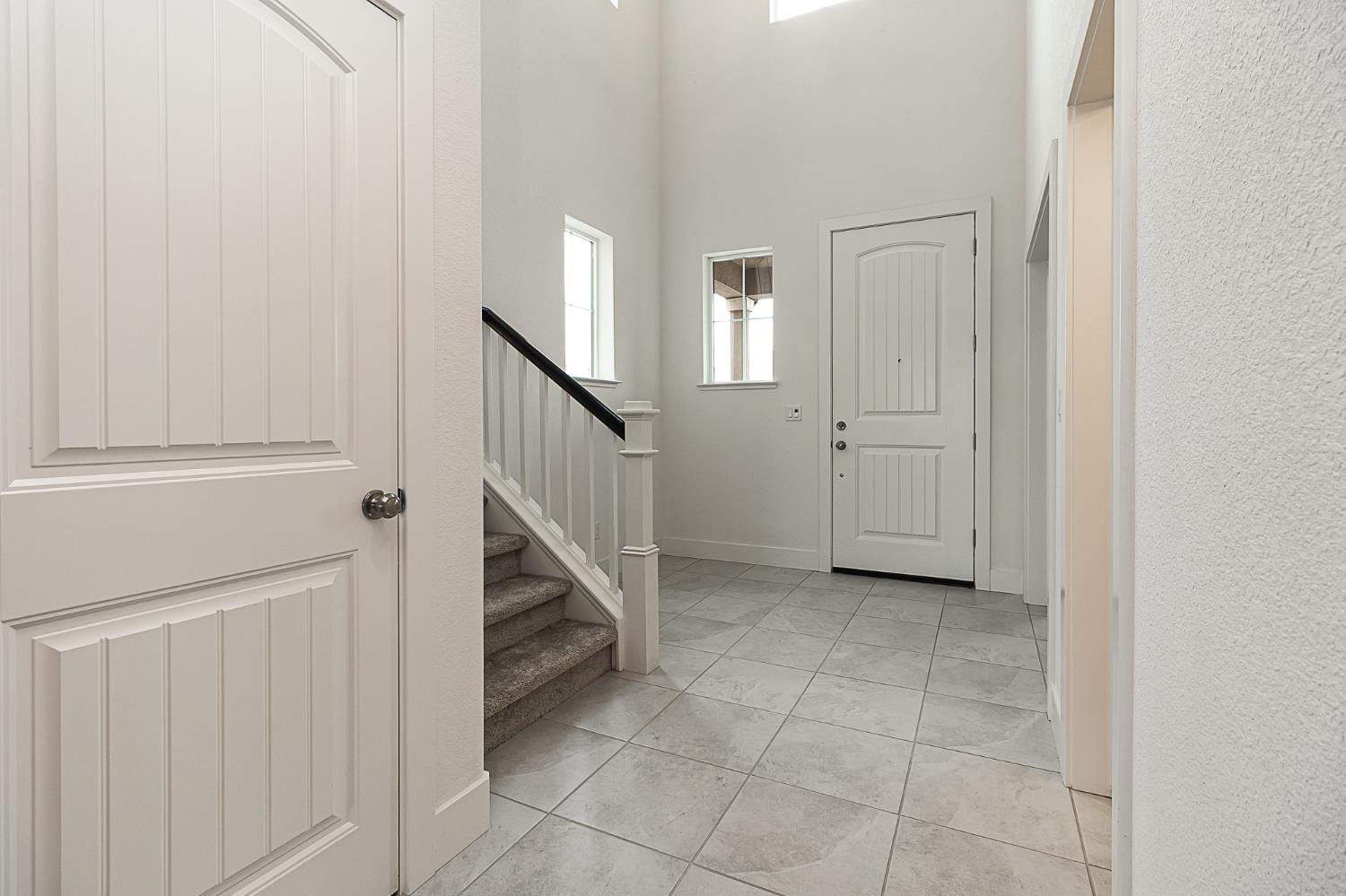 1807 Birdie St, Manteca, CA 95337