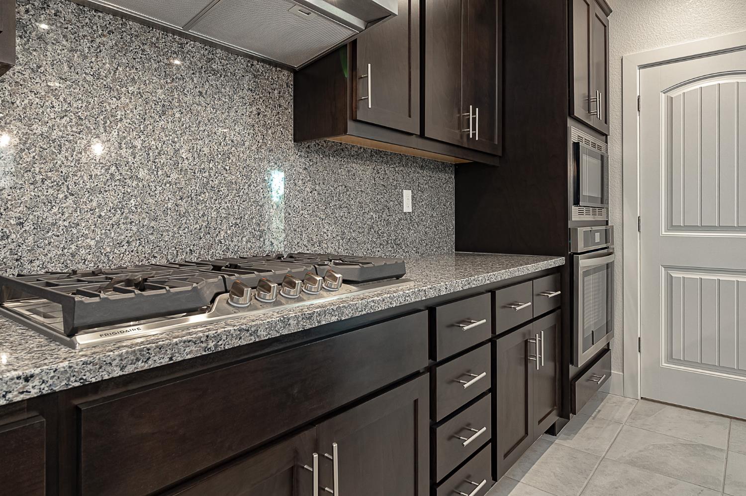 1807 Birdie St, Manteca, CA 95337