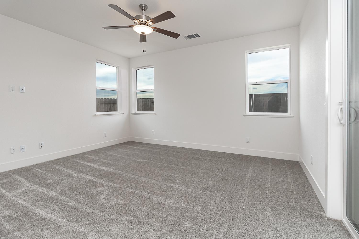 1807 Birdie St, Manteca, CA 95337