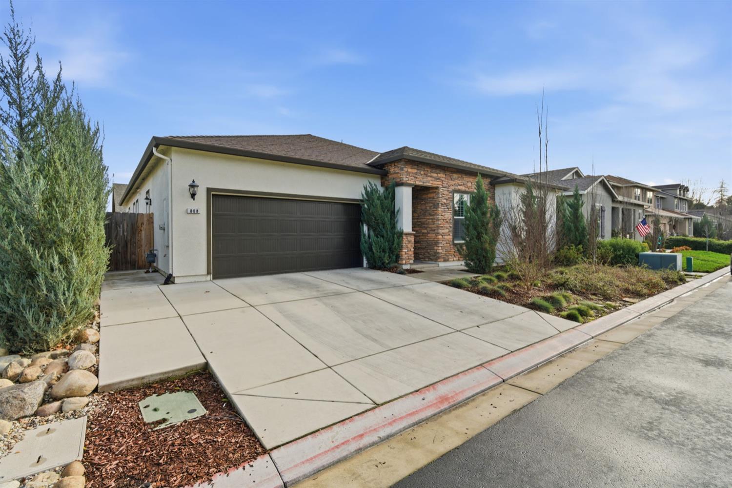868 River Pointe Cir, Oakdale, CA 95361