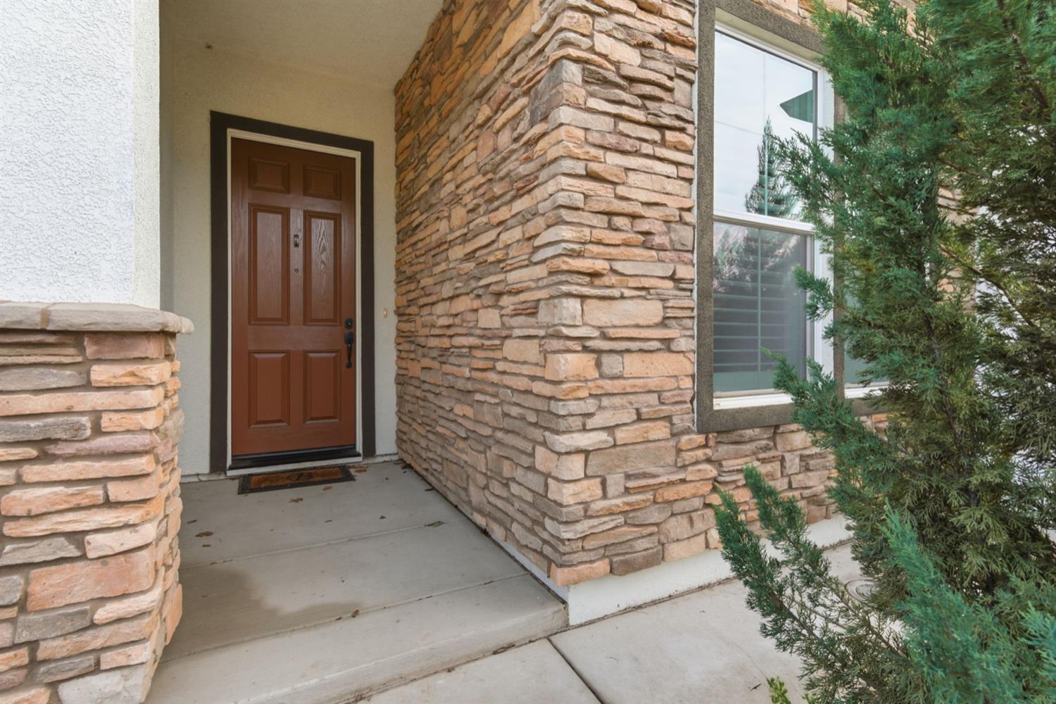 868 River Pointe Cir, Oakdale, CA 95361