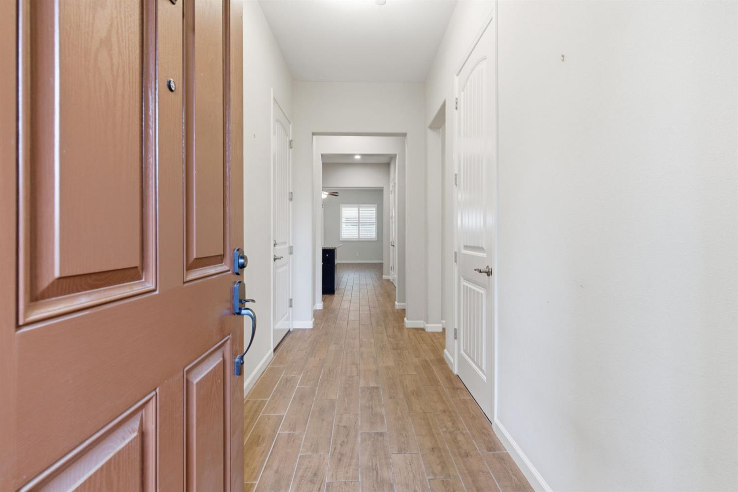 868 River Pointe Cir, Oakdale, CA 95361