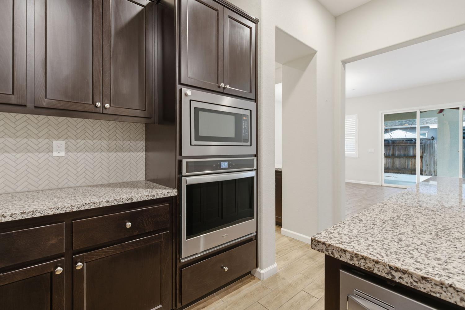 868 River Pointe Cir, Oakdale, CA 95361