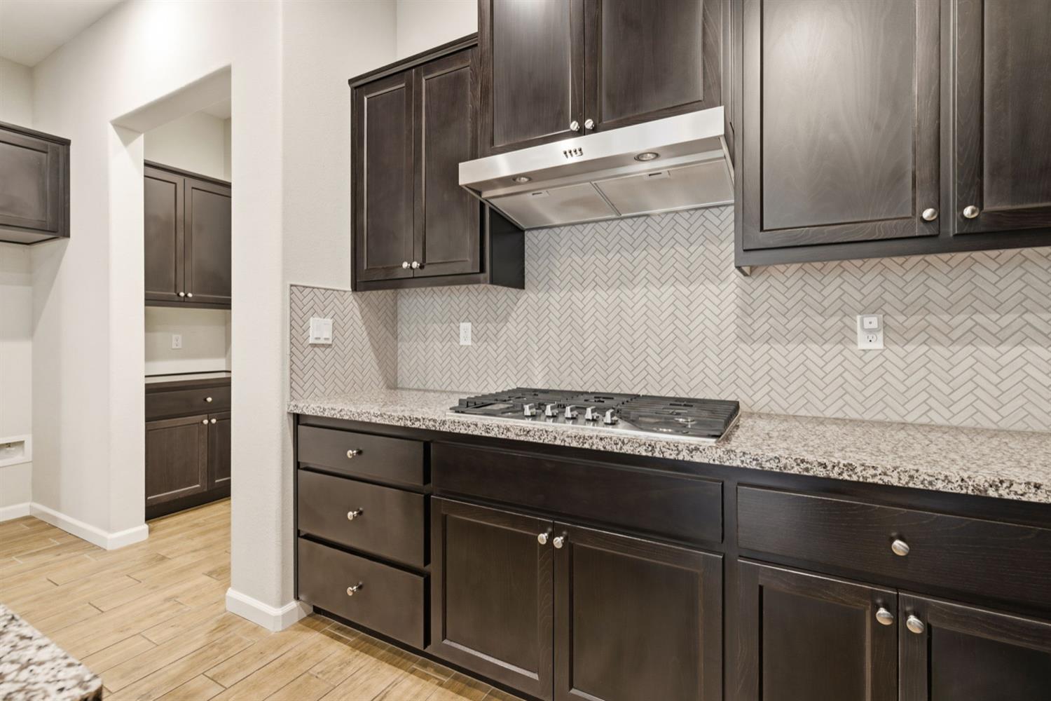 868 River Pointe Cir, Oakdale, CA 95361