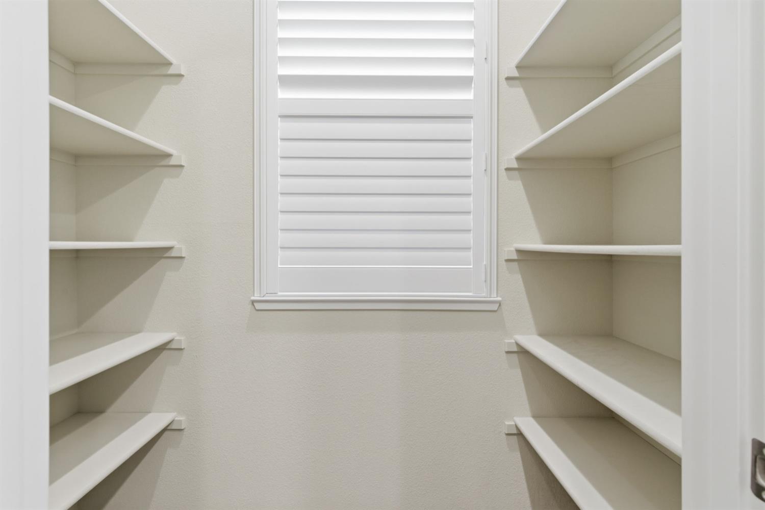 868 River Pointe Cir, Oakdale, CA 95361