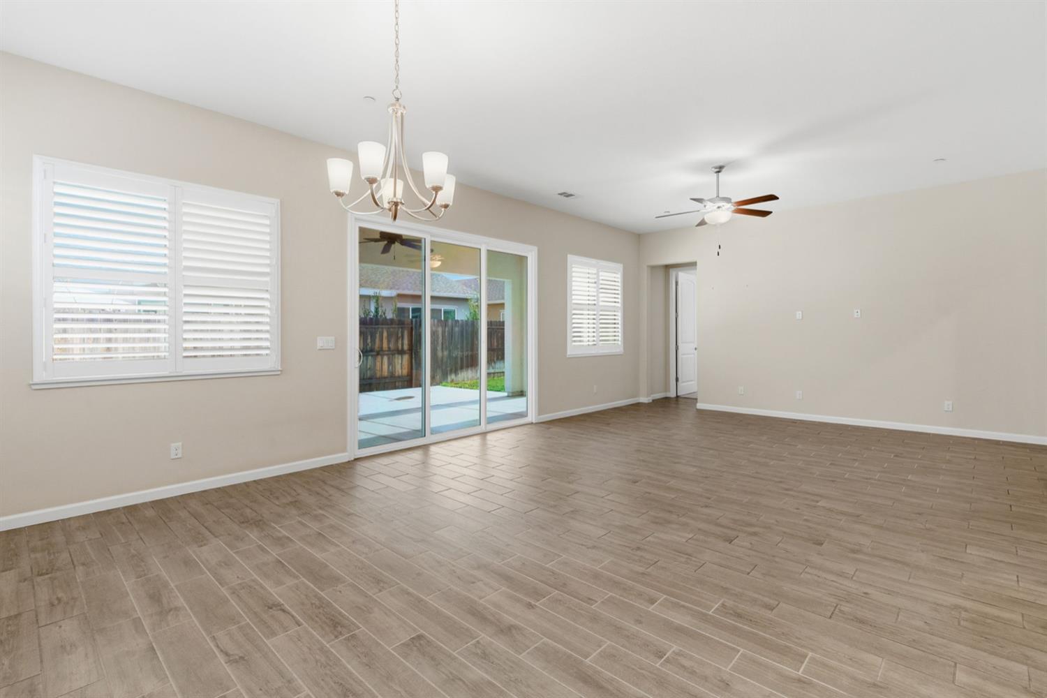 868 River Pointe Cir, Oakdale, CA 95361