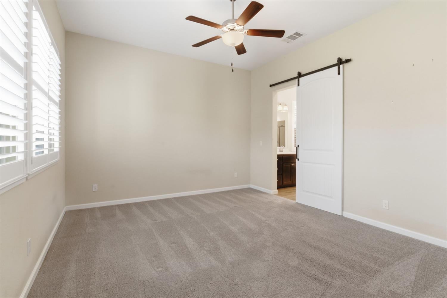 868 River Pointe Cir, Oakdale, CA 95361