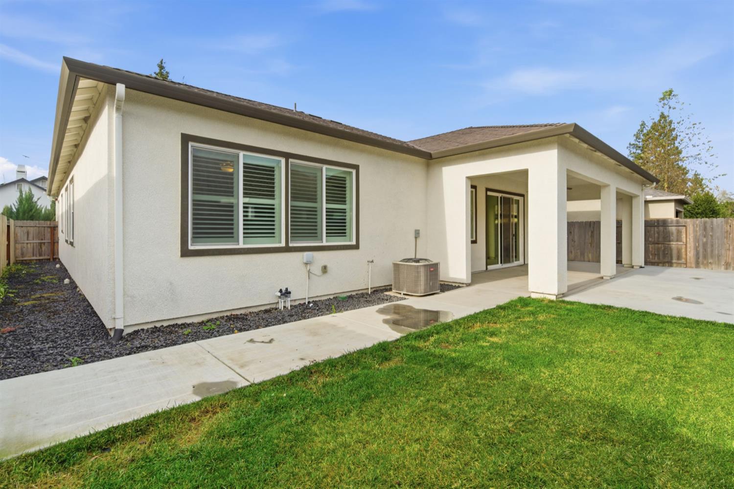 868 River Pointe Cir, Oakdale, CA 95361