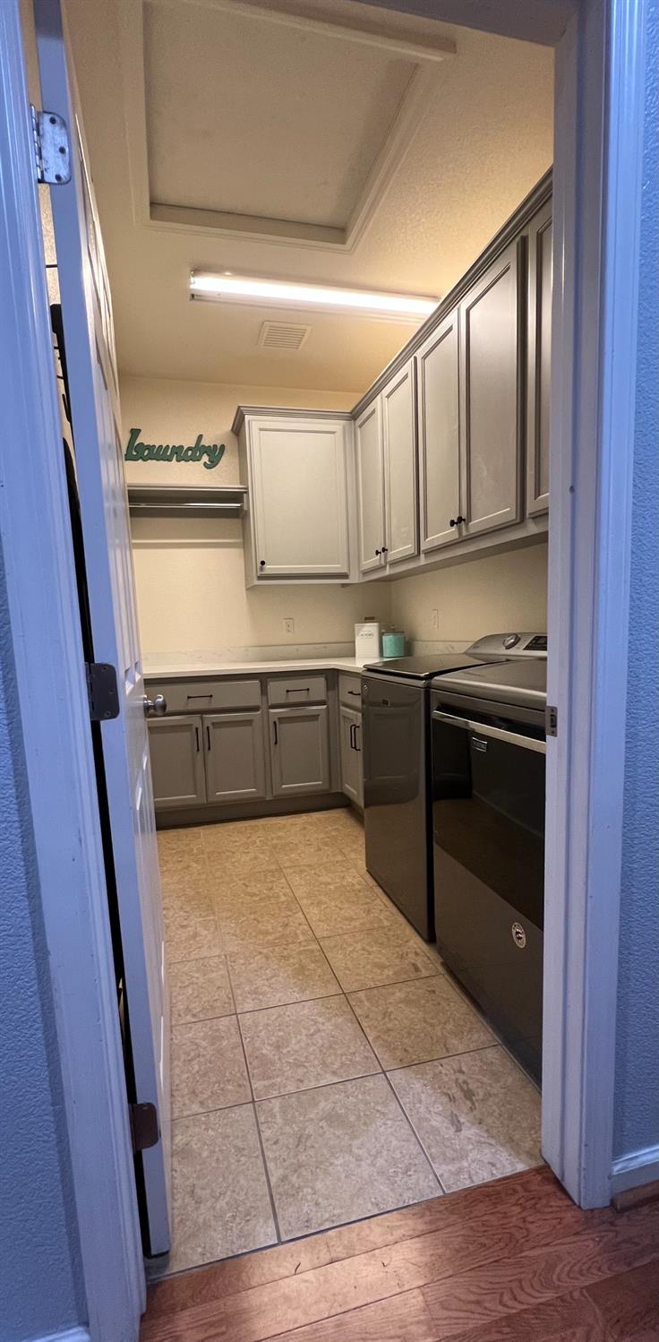 1766 W Dalia Pl, Manteca, CA 95337