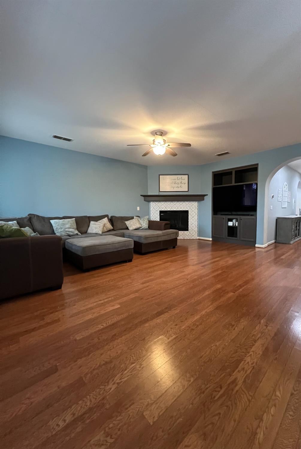 1766 W Dalia Pl, Manteca, CA 95337