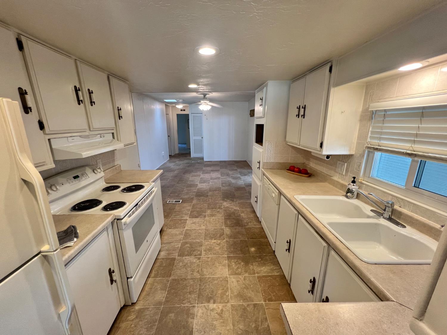 3955 Coffee #53, Modesto, CA 95355