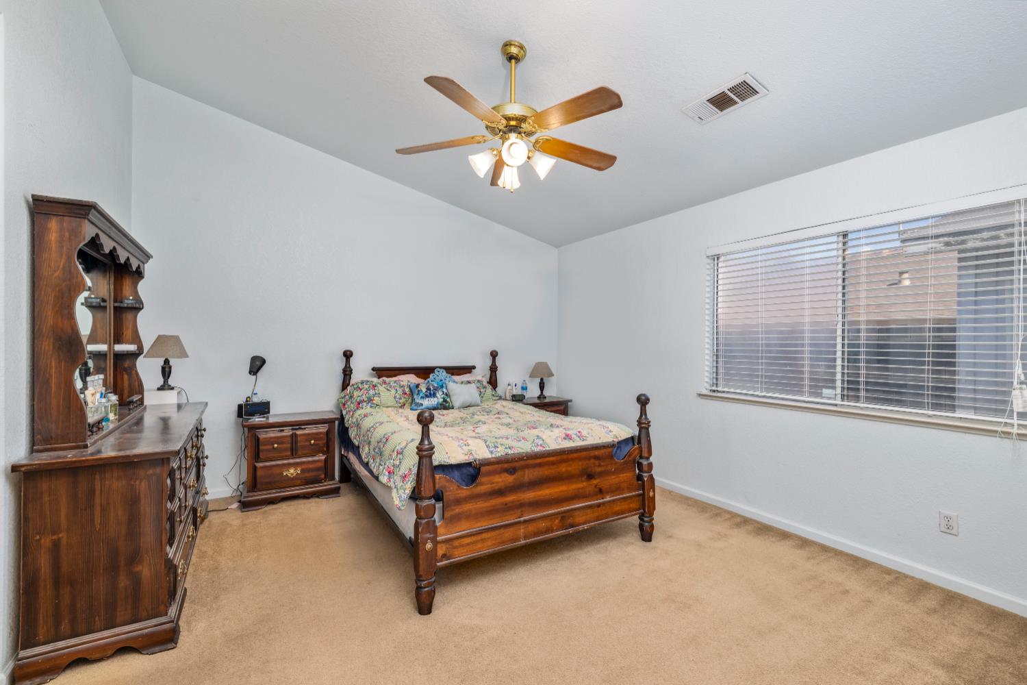 1637 Fantasy Ct, Modesto, CA 95351