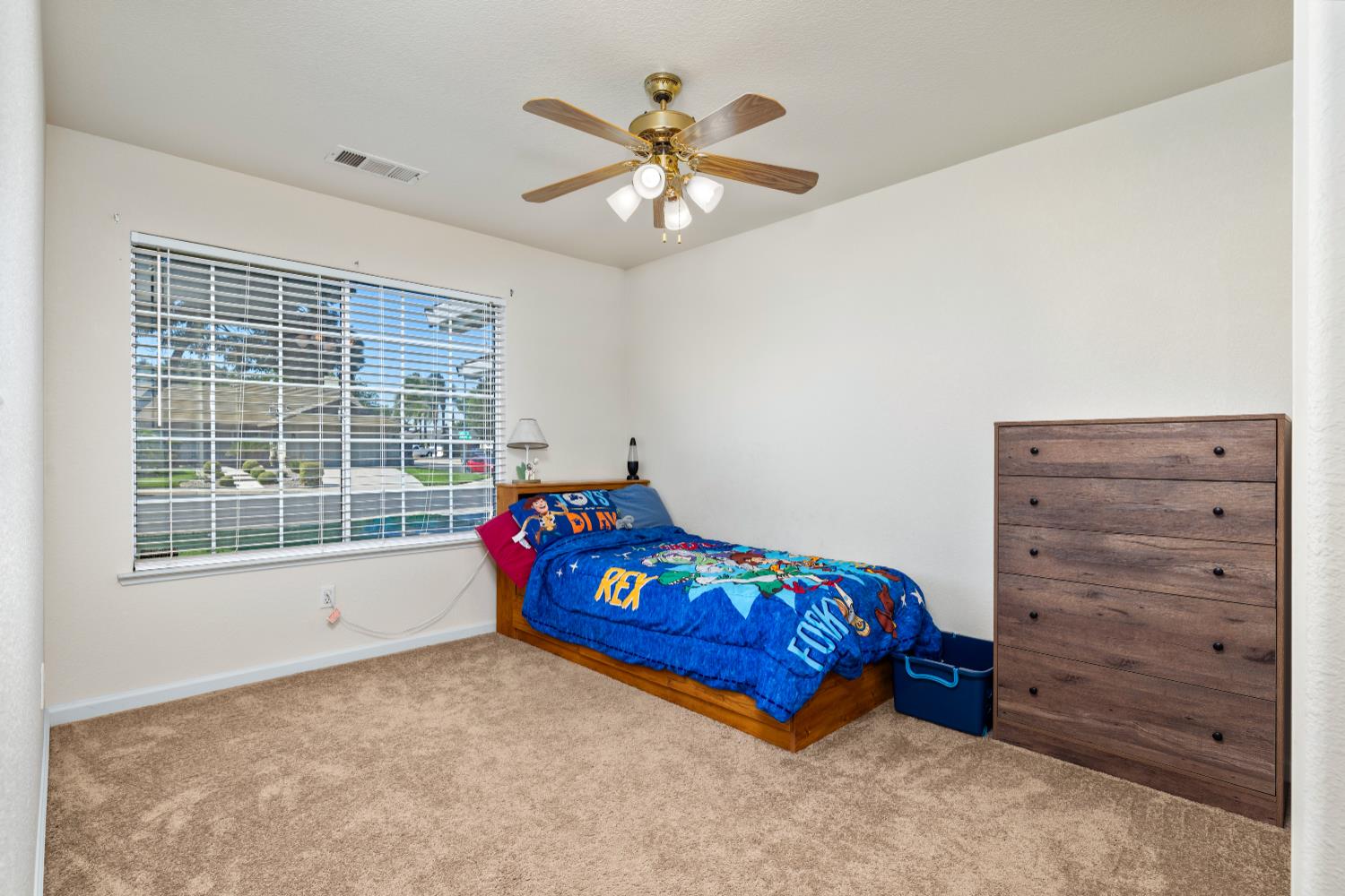 1637 Fantasy Ct, Modesto, CA 95351