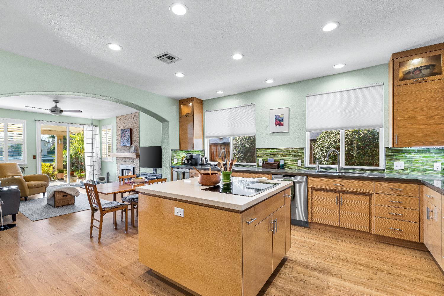 4014 PINE LAKE Cir, San Joaquin, CA 95219