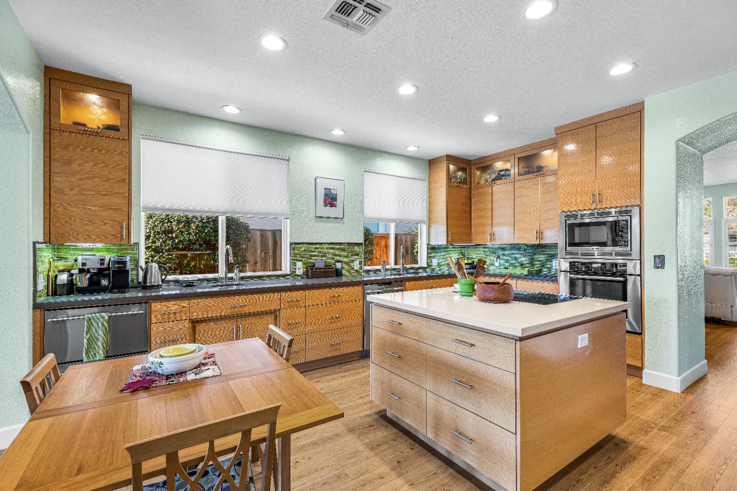 4014 PINE LAKE Cir, San Joaquin, CA 95219