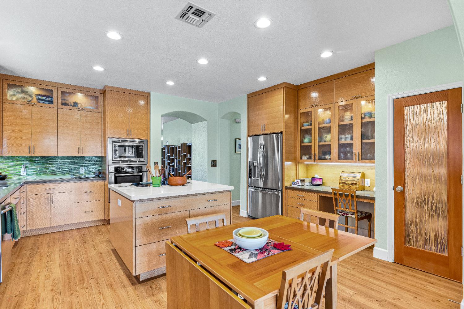 4014 PINE LAKE Cir, San Joaquin, CA 95219