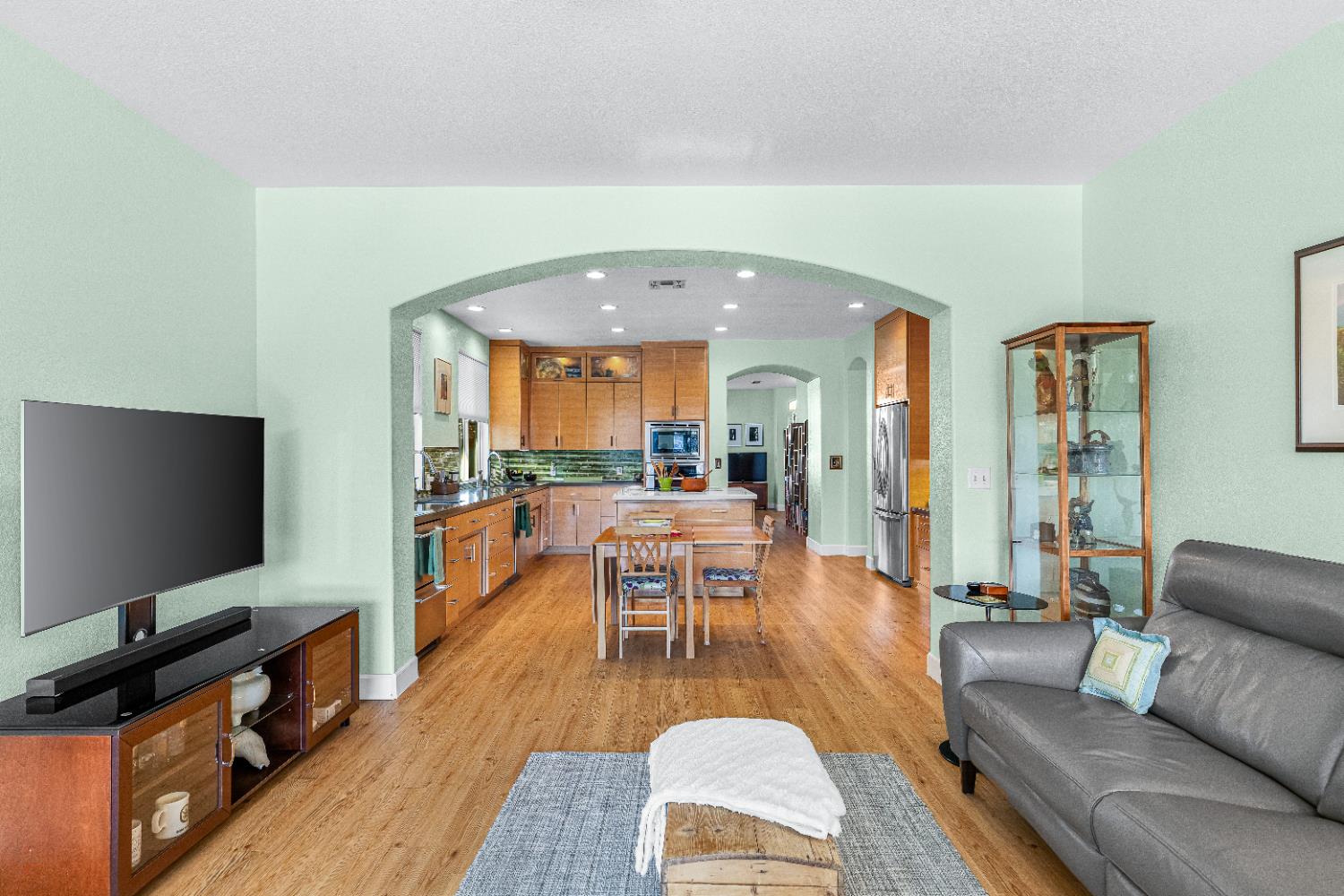 4014 PINE LAKE Cir, San Joaquin, CA 95219