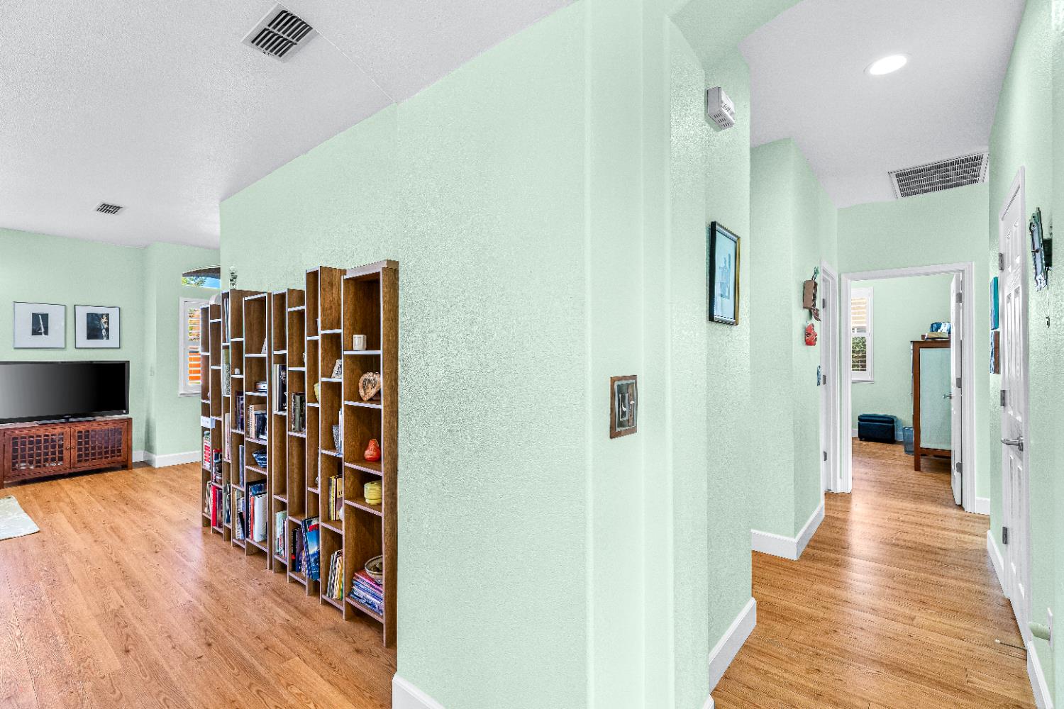 4014 PINE LAKE Cir, San Joaquin, CA 95219