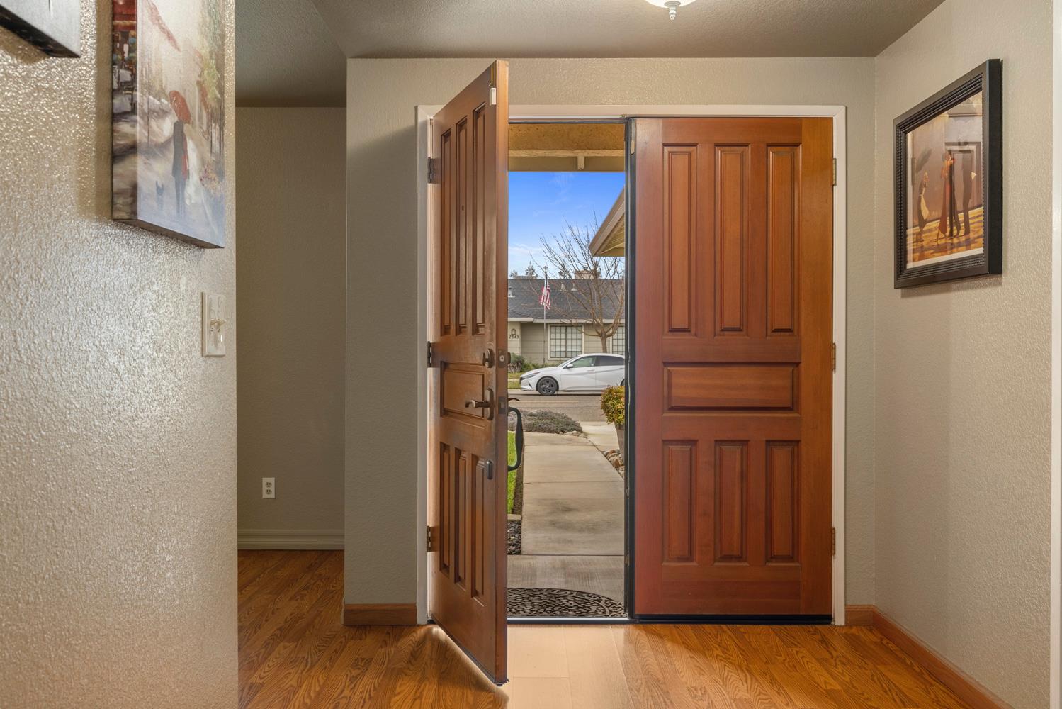 7542 Locust St, Hughson, CA 95326