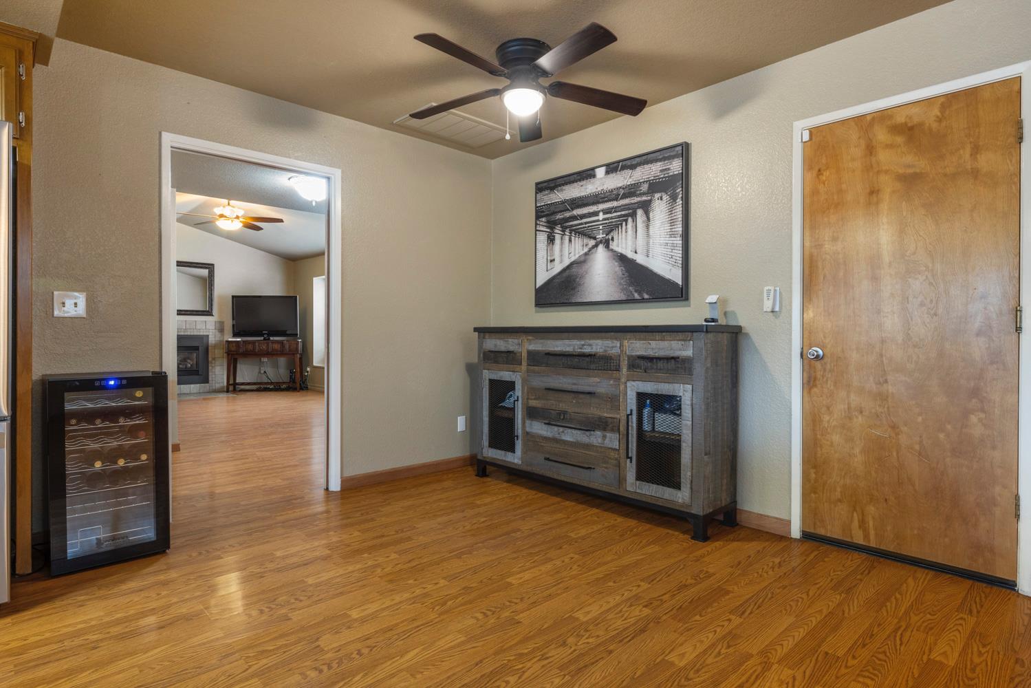 7542 Locust St, Hughson, CA 95326