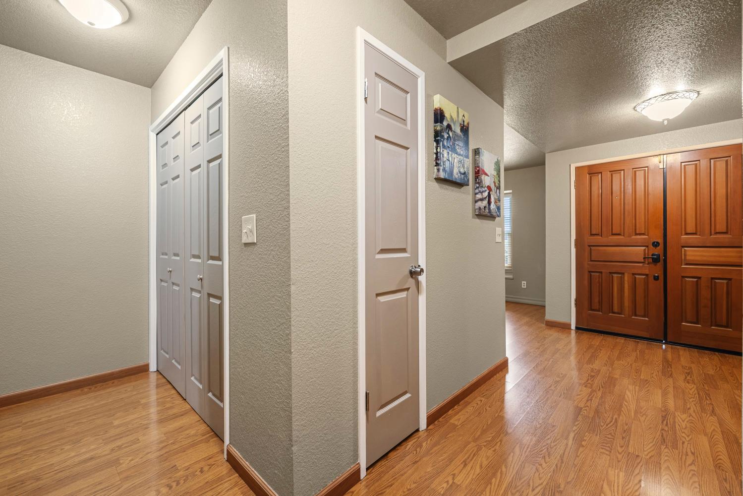 7542 Locust St, Hughson, CA 95326