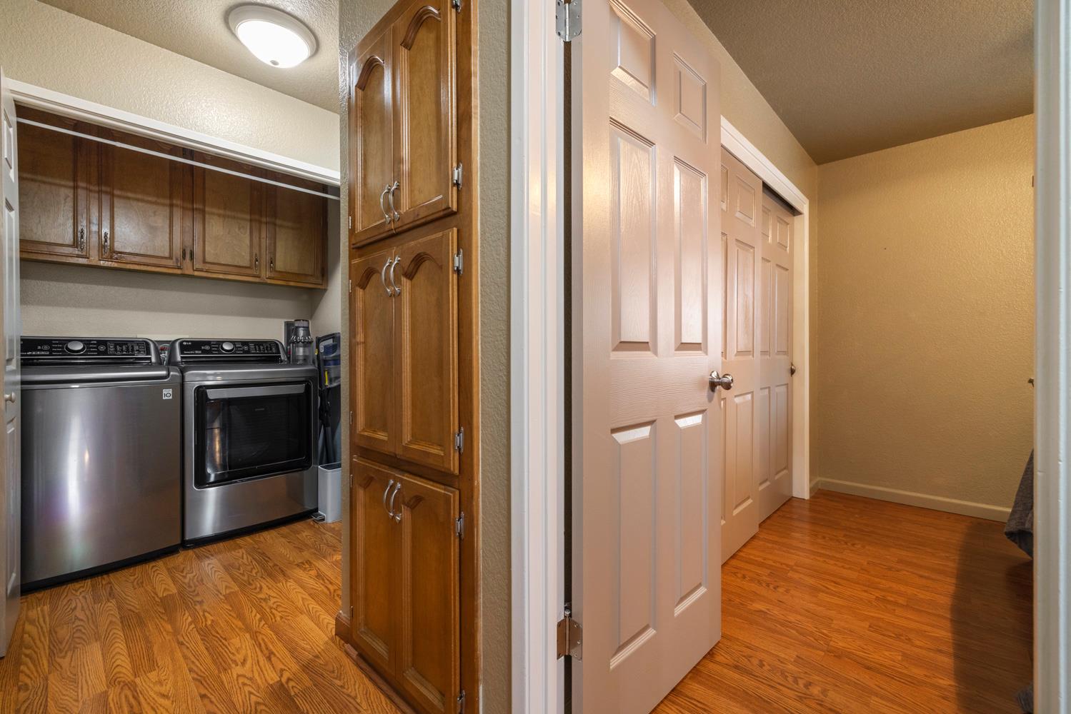 7542 Locust St, Hughson, CA 95326