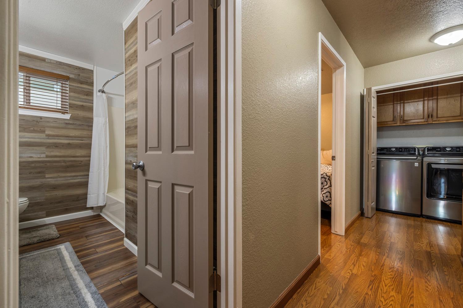 7542 Locust St, Hughson, CA 95326