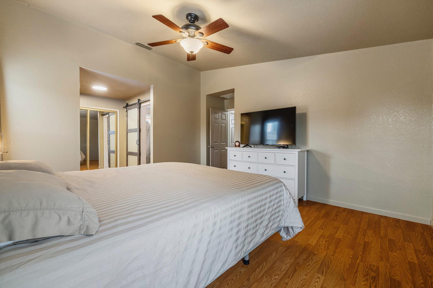 7542 Locust St, Hughson, CA 95326